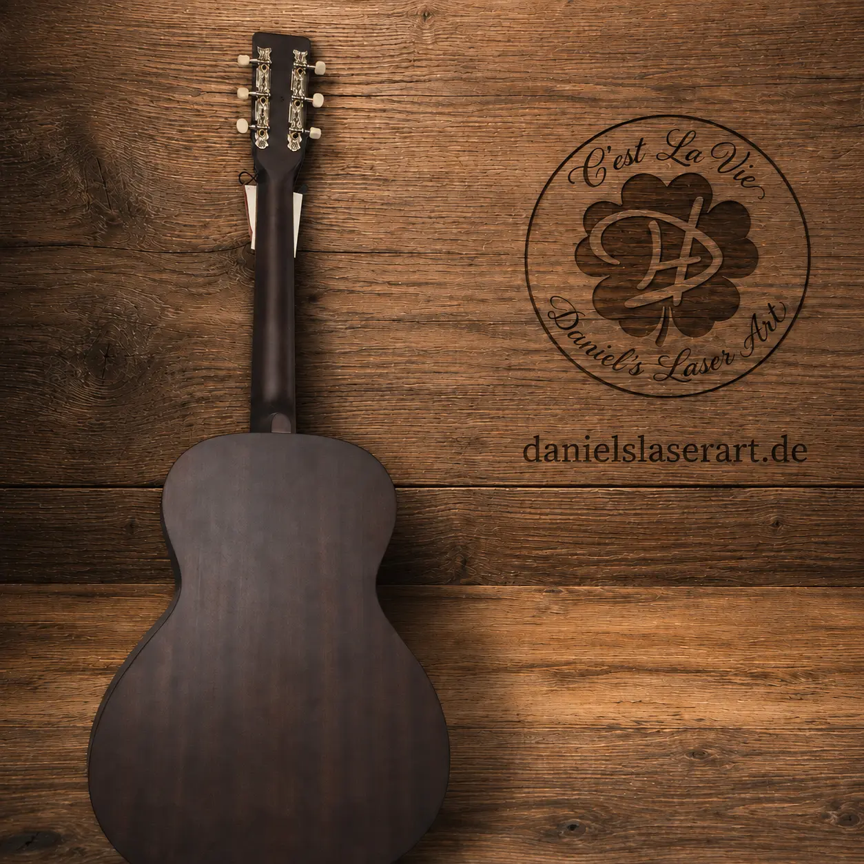 Rückseite der Gitarre vor der Lasergravur.