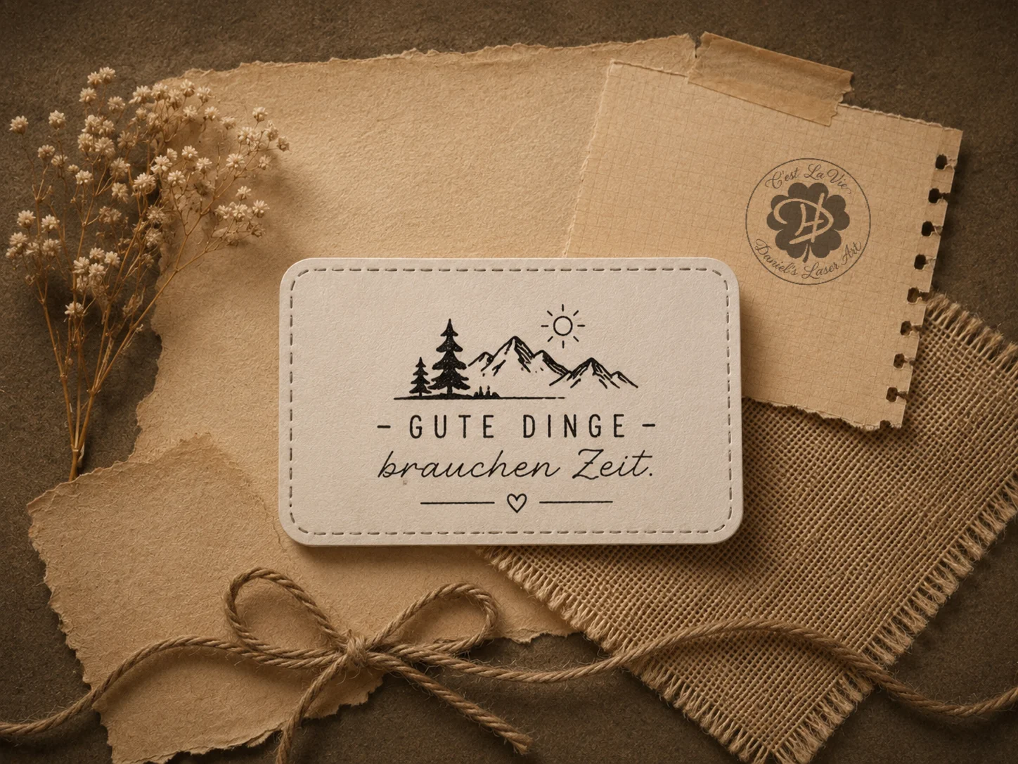 Kleine gravierte Motive als besondere Details für kreative Projekte.