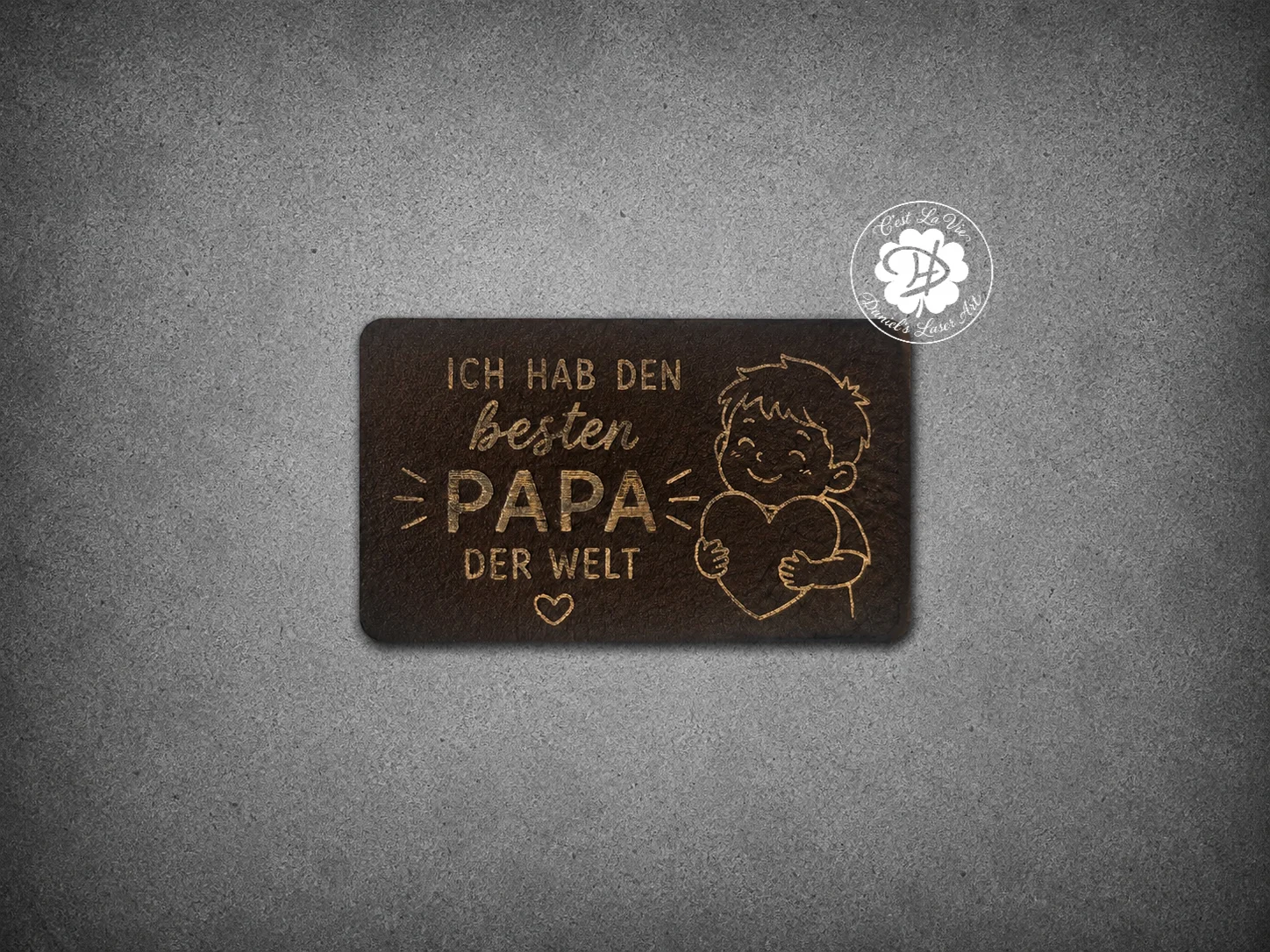 Kleine gravierte Motive als besondere Details für kreative Projekte.
